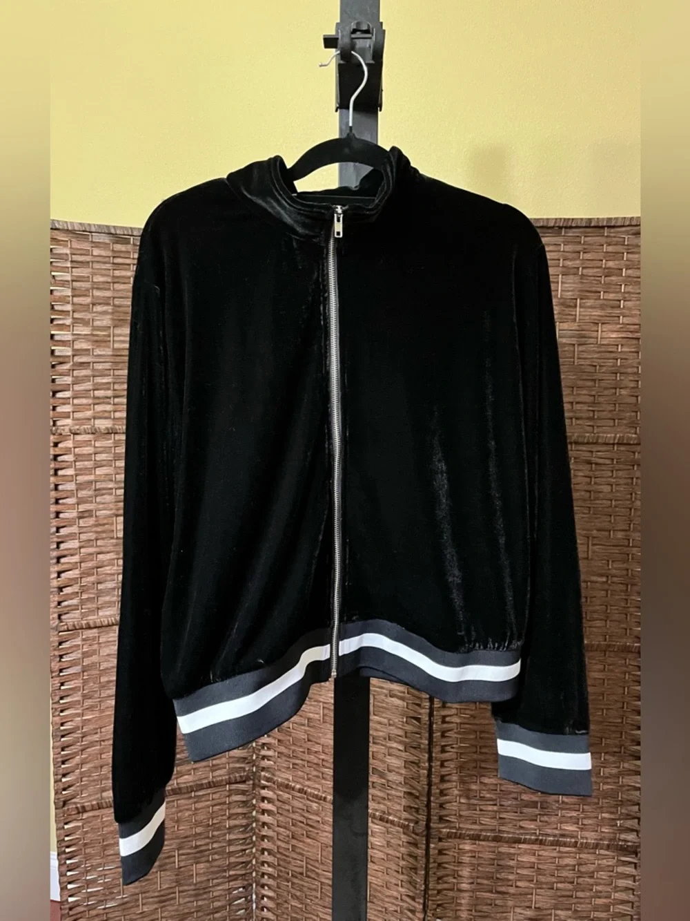 Aleeza Paris Black Suede Zip-Up Jacket – Size XL